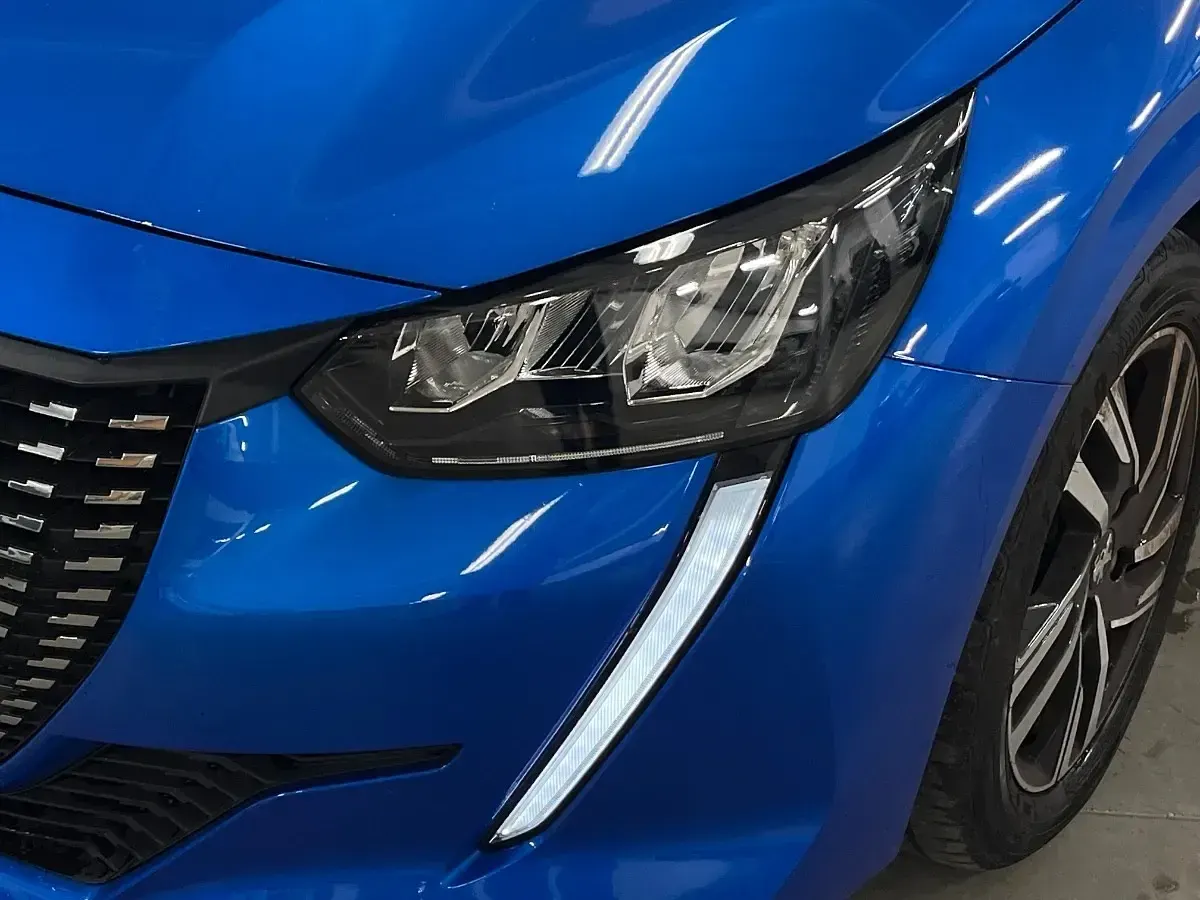 Usata Peugeot 208 Active 101 CV (74 kW) 2021 Blu Utilitaria