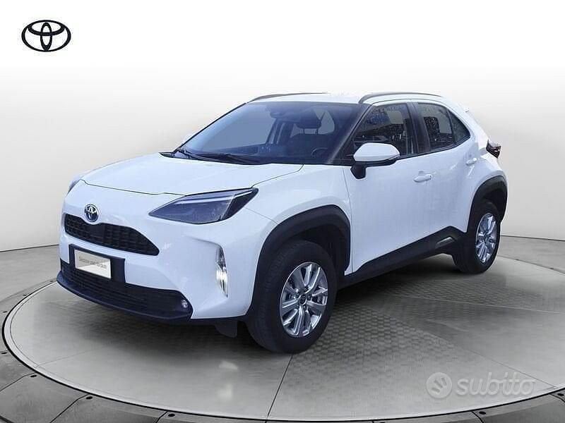 Bianco Usata 2024 Toyota Yaris Cross Active SUV | 21.900 € (Buon prezzo) - Immagine 1/3