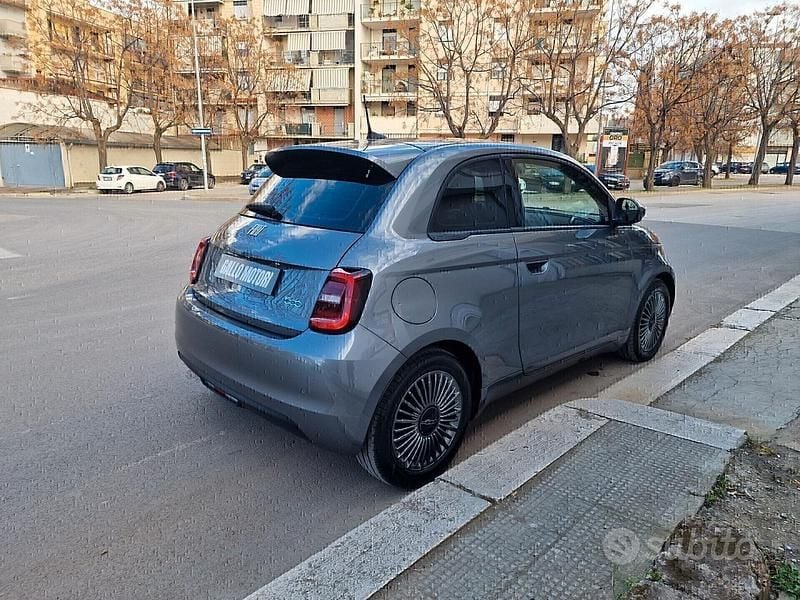 Usata Fiat 500e Icon 44 kW (60 CV) 2021 Grigio Utilitaria