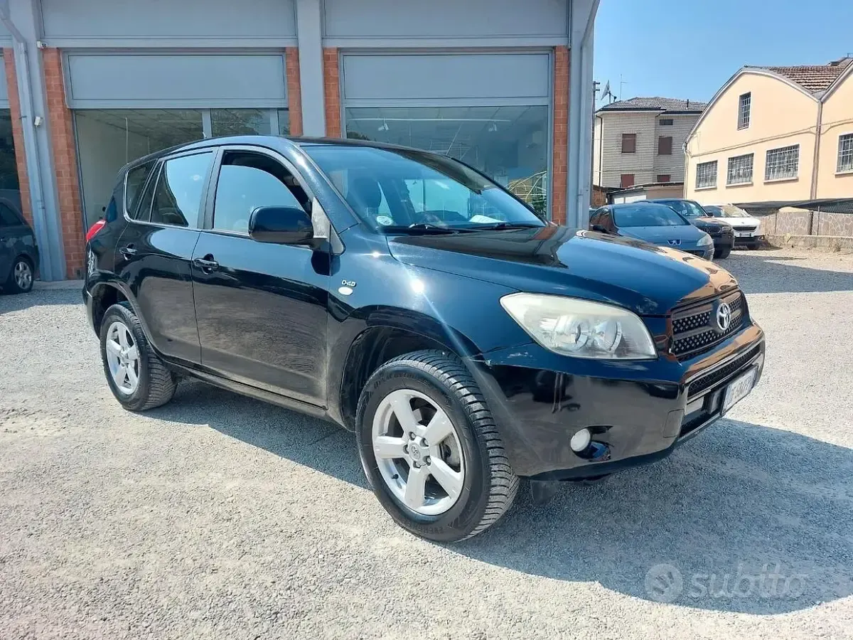 Usata Toyota RAV4 Sol 136 CV (100 kW) 2007 Nero SUV