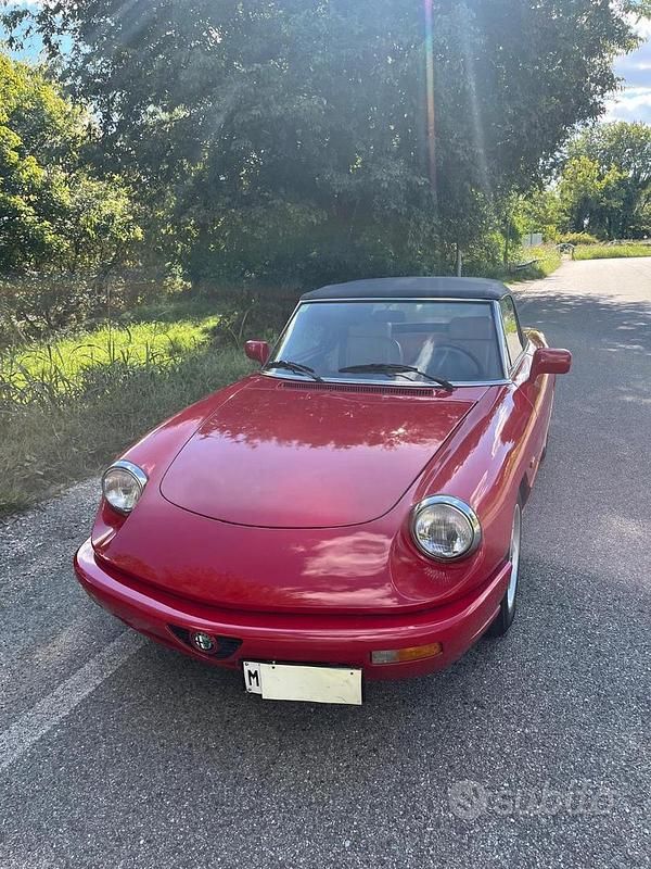 Usata Alfa Romeo Spider 106 CV (77 kW) 1991 Rosso Cabrio