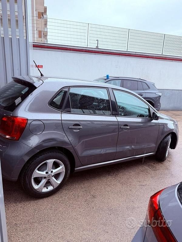 Usata VW Polo 75 CV (55 kW) 2014 Grigio Berlina