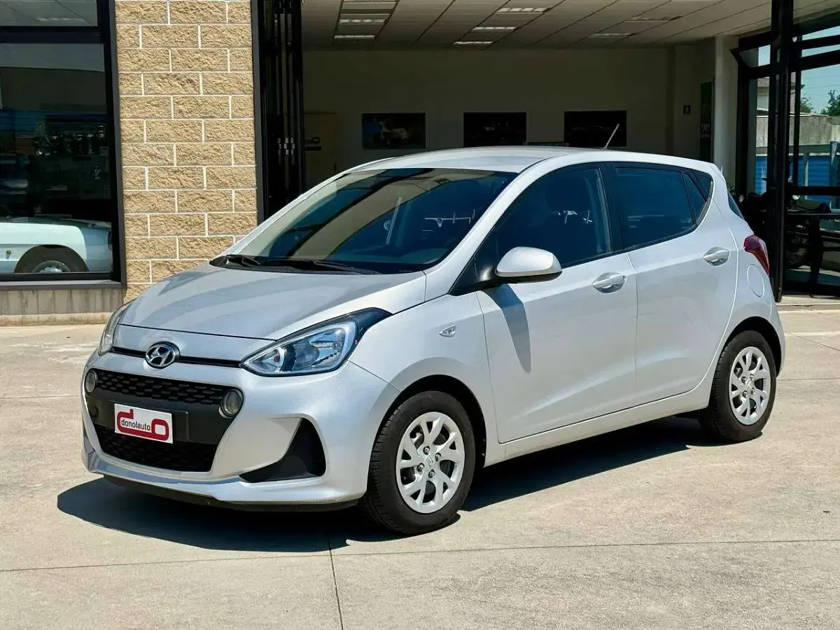 Usata Hyundai i10 67 CV (49 kW) 2019 Argento Utilitaria