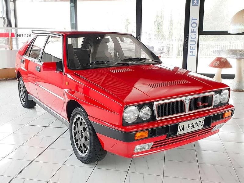 Usata Lancia Delta 181 CV (133 kW) 1988 Rosso Utilitaria