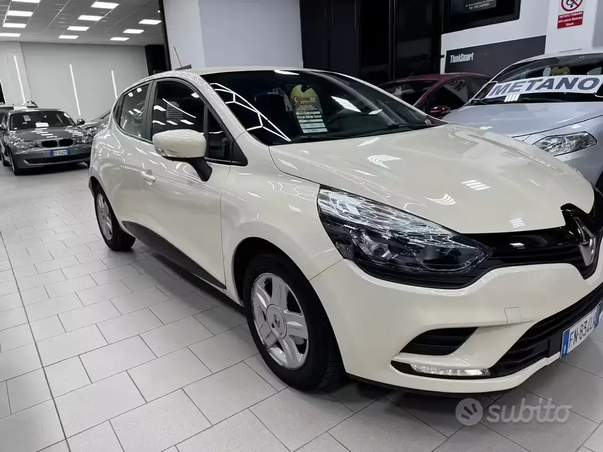 Usata Renault Clio IV Business 73 CV (53 kW) 2018 Beige Berlina