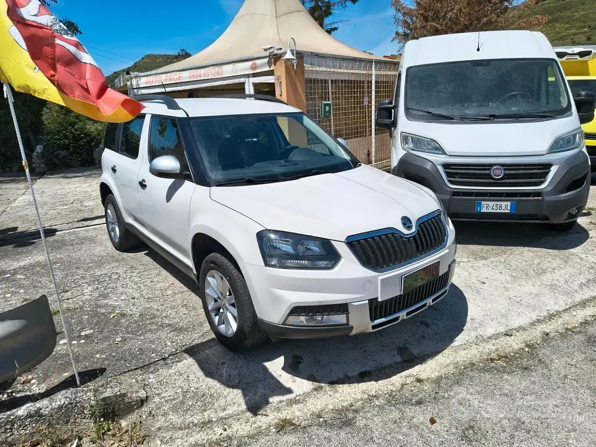 Usata Skoda Yeti 110 CV (80 kW) 2015 Bianco SUV