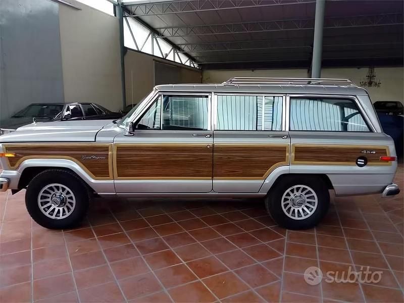 Usata Jeep Wagoneer 165 CV (121 kW) 1988 Grigio SUV