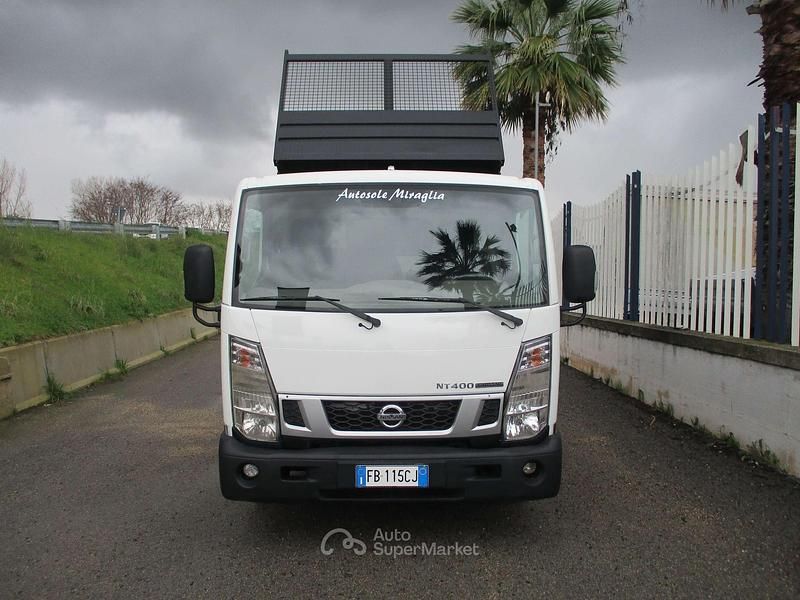 Usata Nissan Cabstar 136 CV (100 kW) 2015 Bianco Pick-up