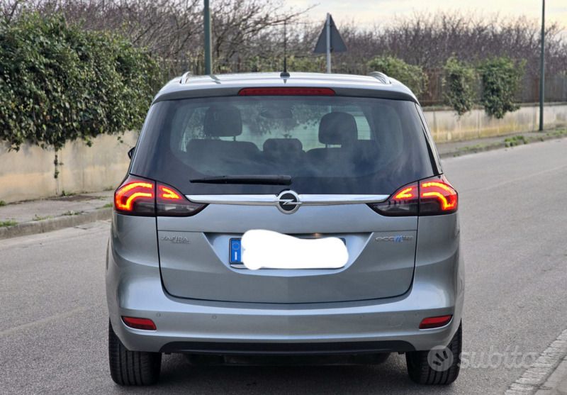 Usata Opel Zafira 150 CV (110 kW) 2012 Grigio Monovolume