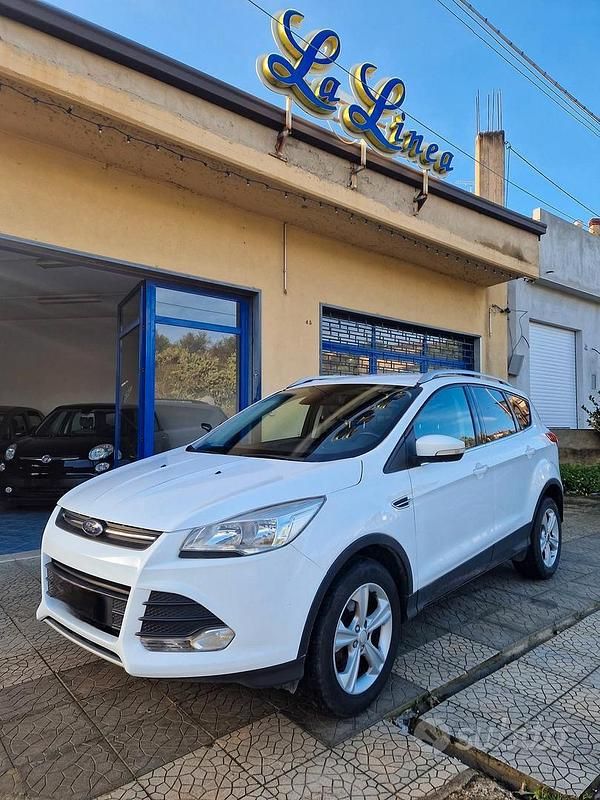 Usata Ford Kuga Business Edition 120 CV (88 kW) 2016 Bianco SUV