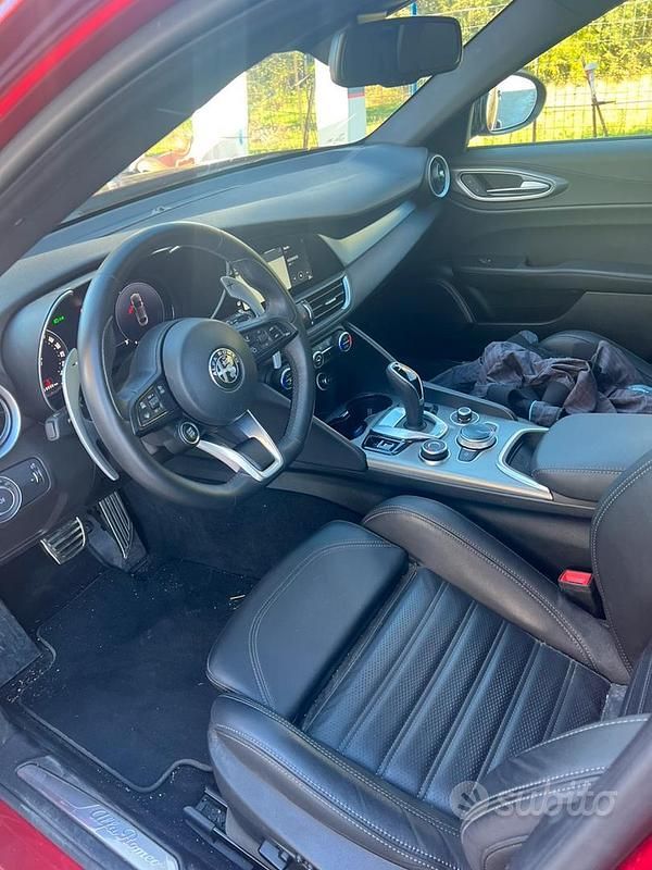Usata Alfa Romeo Giulia Veloce 210 CV (154 kW) 2024 Rosso Berlina