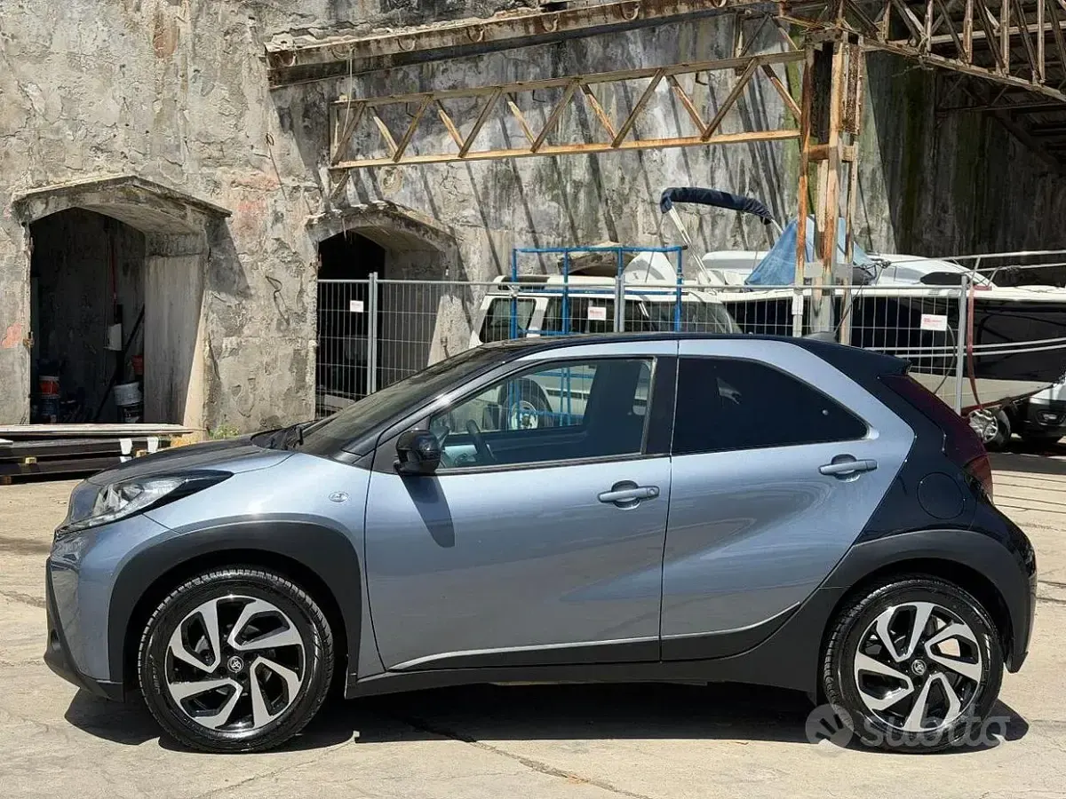 Second-hand Toyota Aygo X Trend 72 CP (52 kW) 2024 Gri SUV