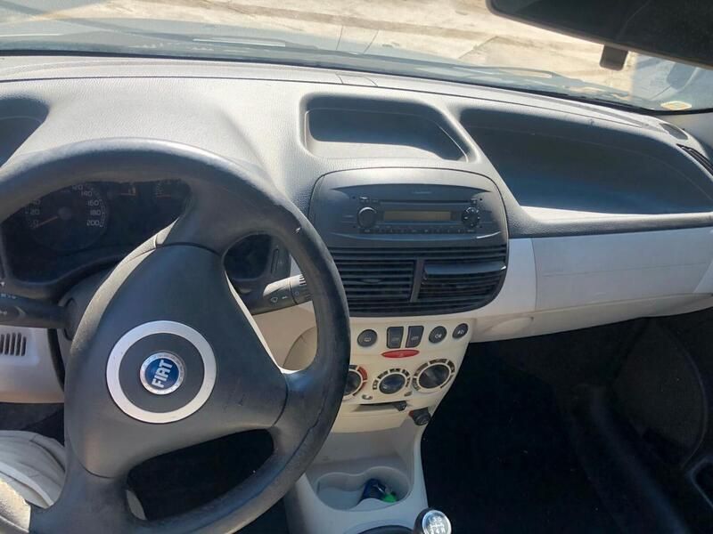 Usata Fiat Punto 69 CV (50 kW) 2005 Grigio Utilitaria