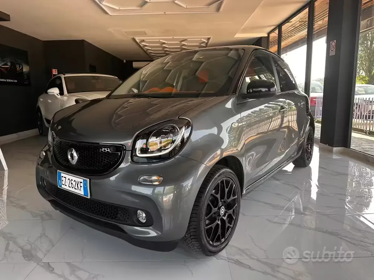 Usata Smart ForFour Prime 90 CV (66 kW) 2015 Grigio Utilitaria