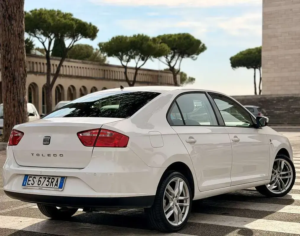 Usata Seat Toledo Style 105 CV (77 kW) 2013 Utilitaria