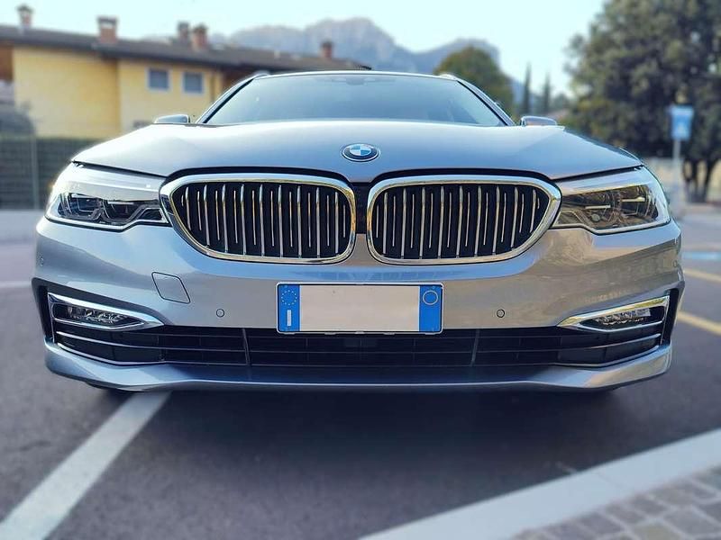 Usata BMW 520 Luxury Line 190 CV (139 kW) 2019 Grigio Station wagon