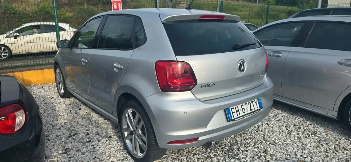 Usata VW Polo Highline 90 CV (66 kW) 2017 Argento Berlina