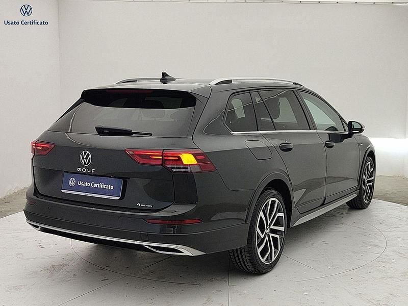 Begagnad VW Golf Alltrack 2023 Grå Kombi