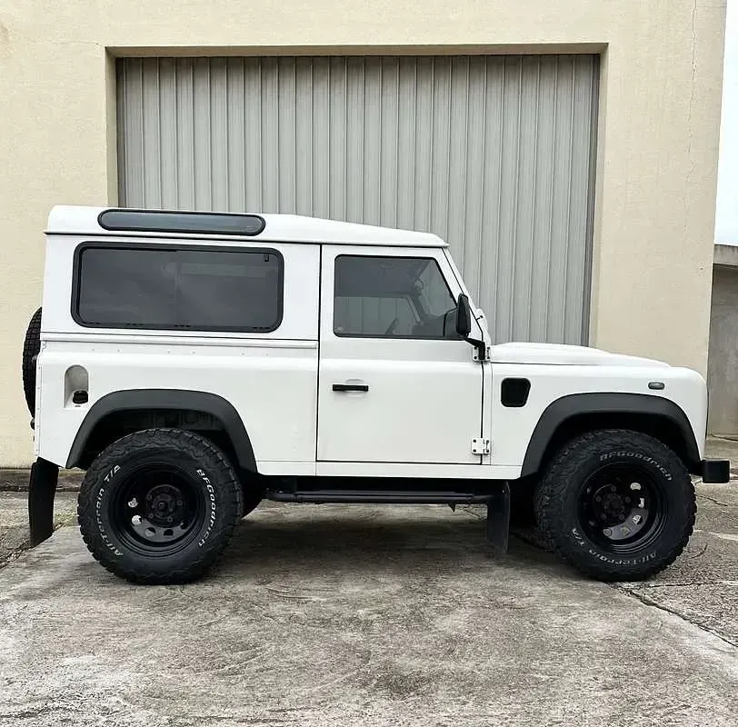 Usata Land Rover Defender 122 CV (89 kW) 2009 Station wagon