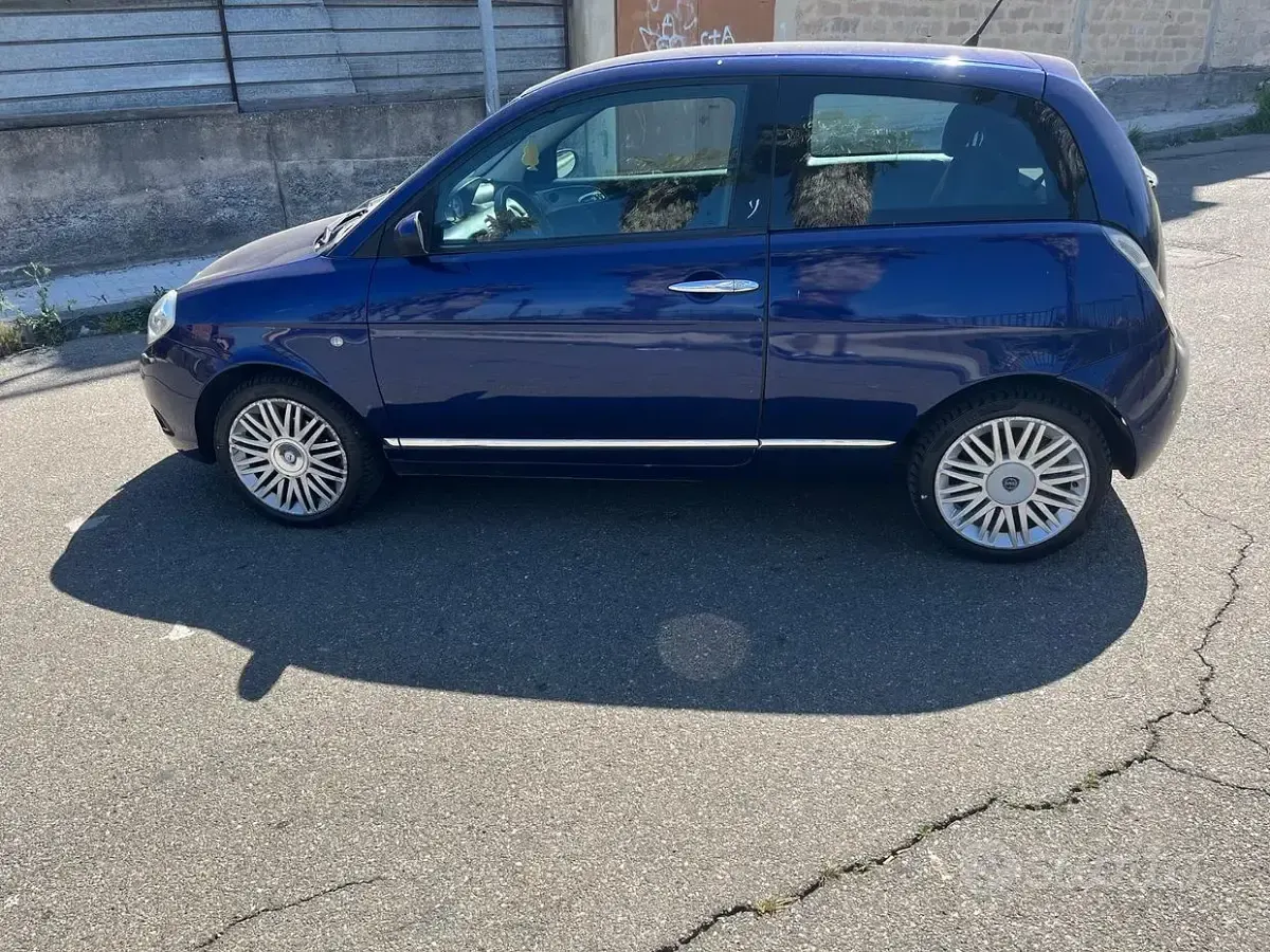 Usata Lancia Ypsilon 75 CV (55 kW) 2008 Blu Utilitaria