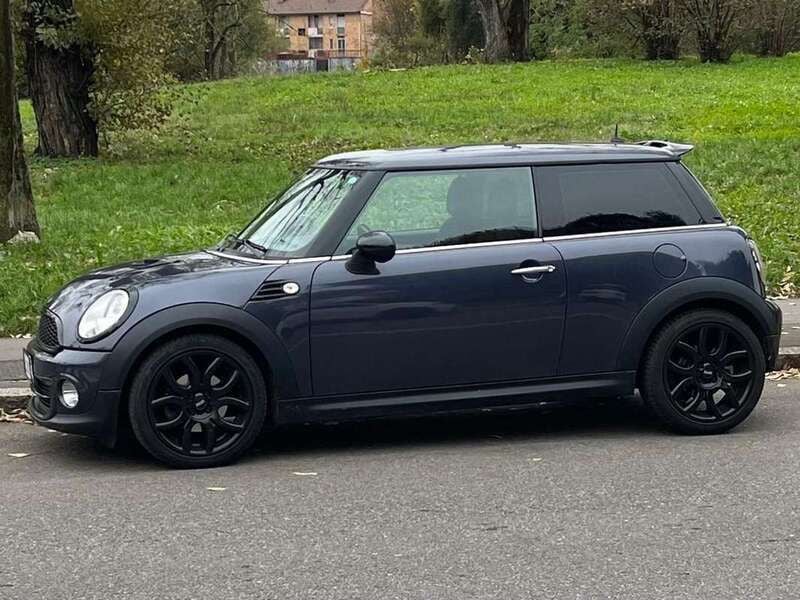 Venduto Mini ONE III R56 2007 Hatchba. - auto usate in vendita