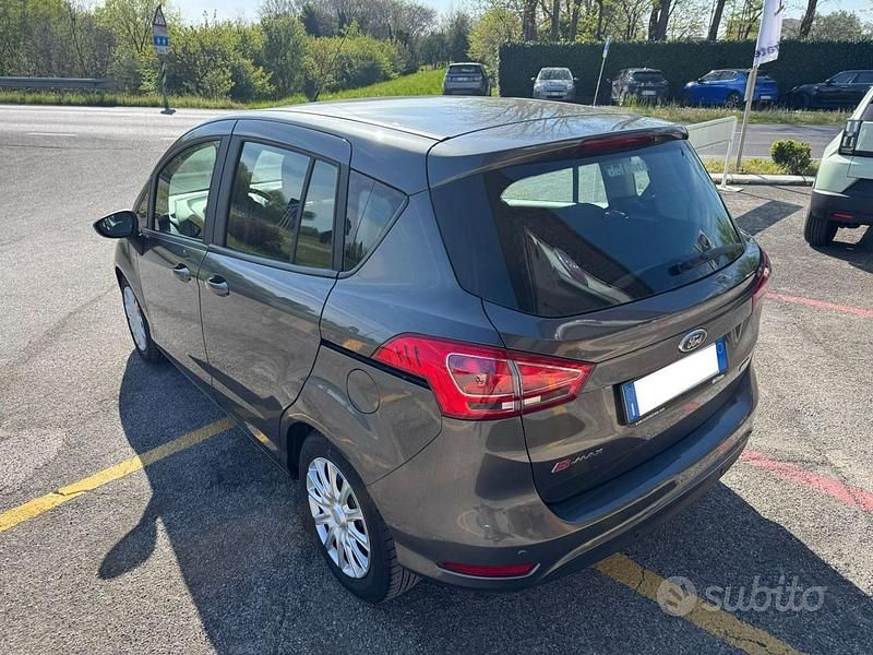 Usata Ford B-MAX 101 CV (74 kW) 2016 Grigio Monovolume