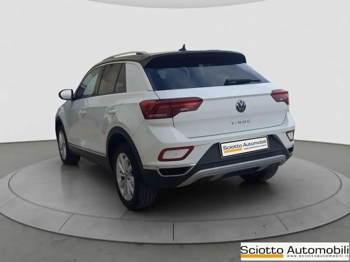 Usata VW T-Roc Style 110 CV (80 kW) 2023 Bianco/ tetto nero SUV