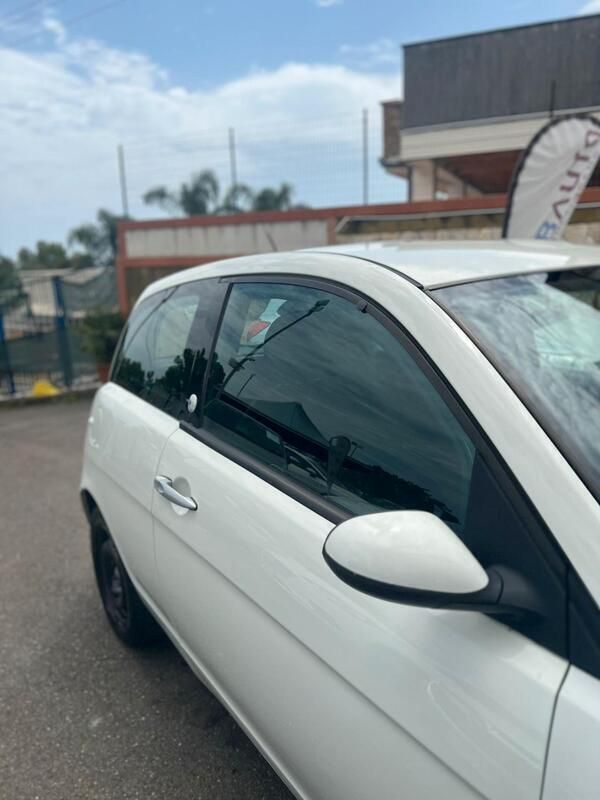 Usata Lancia Ypsilon 77 CV (56 kW) 2009 Bianco Utilitaria