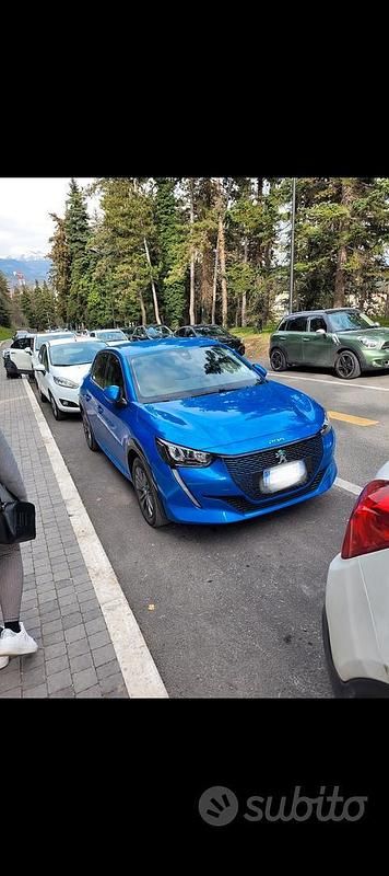 Usata Peugeot 208 100 kW (136 CV) 2021 Blu Utilitaria