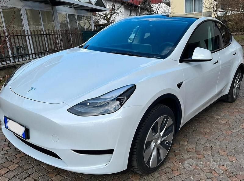 Bianco Usata 2022 Tesla Model Y RWD SUV | 30.000 € (Ottimo prezzo) - Immagine 1/4