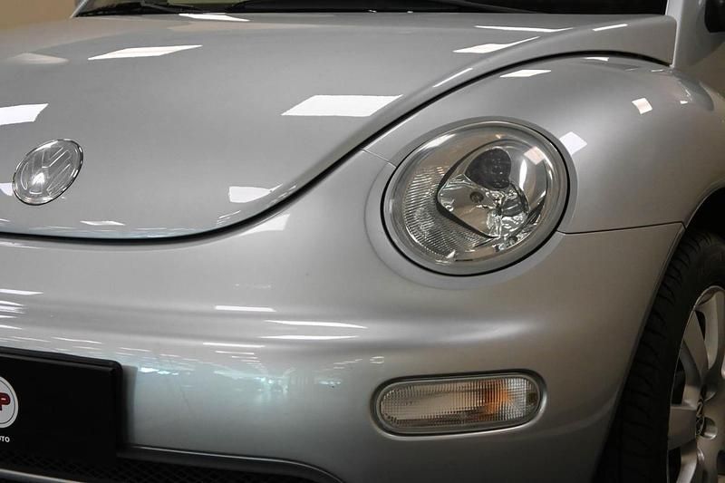 Usata VW New Beetle 100 CV (73 kW) 2005 Grigio Utilitaria