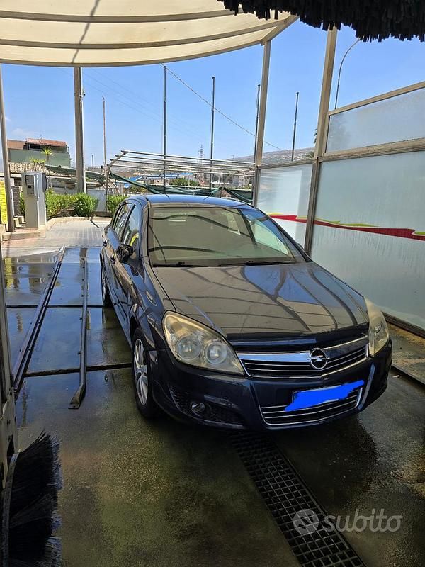 Occasion Opel Astra 90 ch (66 kW) 2008 Bleue Citadine
