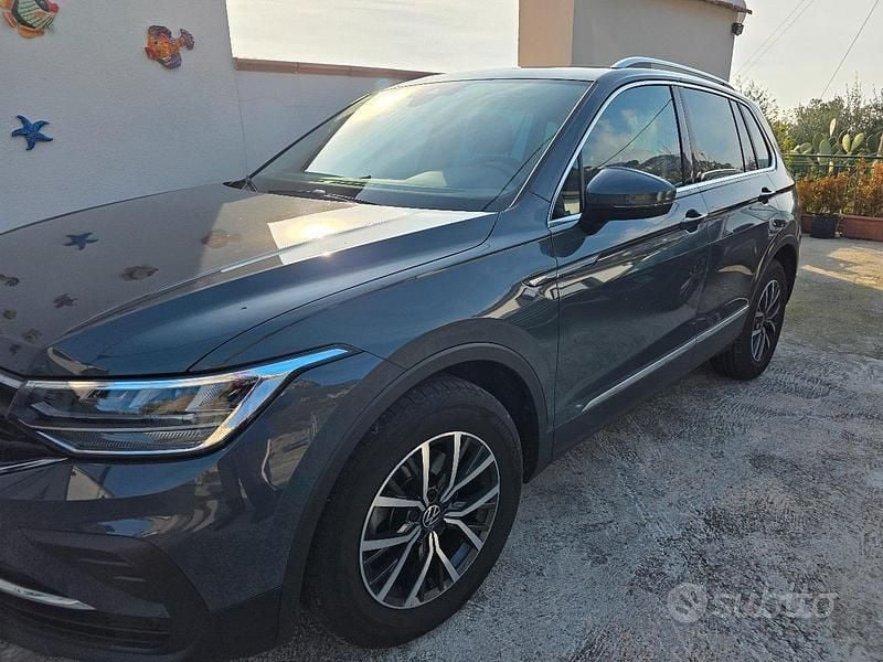 Usata VW Tiguan Life 150 CV (110 kW) 2023 Grigio SUV