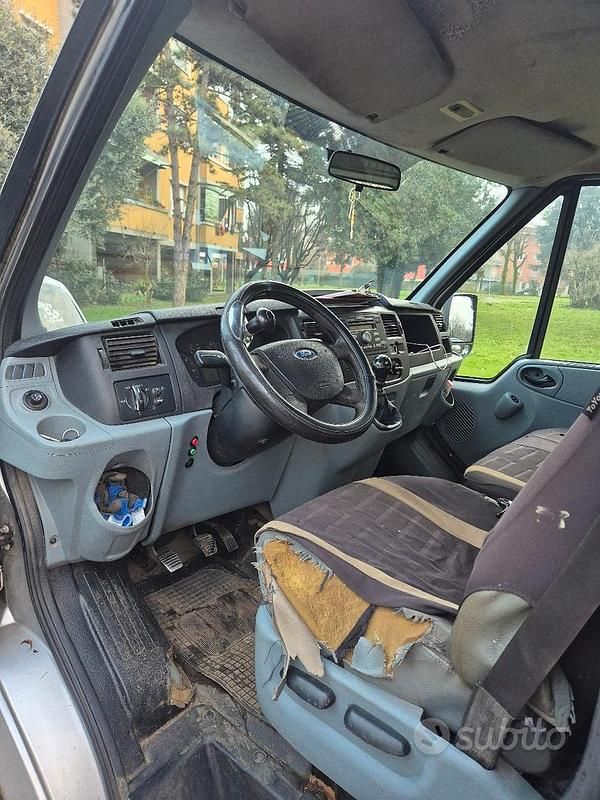 Usata Ford E-Transit 269 CV (197 kW) 2006 Grigio