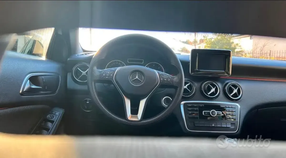 Usata Mercedes A180 109 CV (80 kW) 2013 Bianco Utilitaria