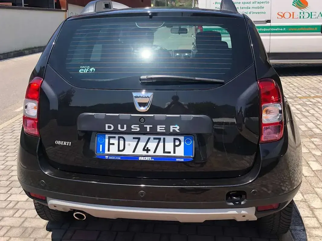 Usata Dacia Duster Lauréate 90 CV (66 kW) 2016 Nero SUV
