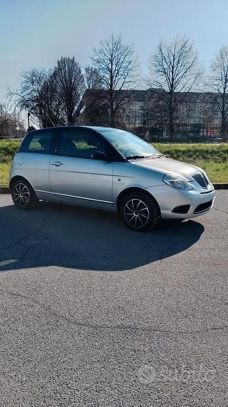 Usata Lancia Ypsilon 95 CV (69 kW) 2007 Grigio Utilitaria