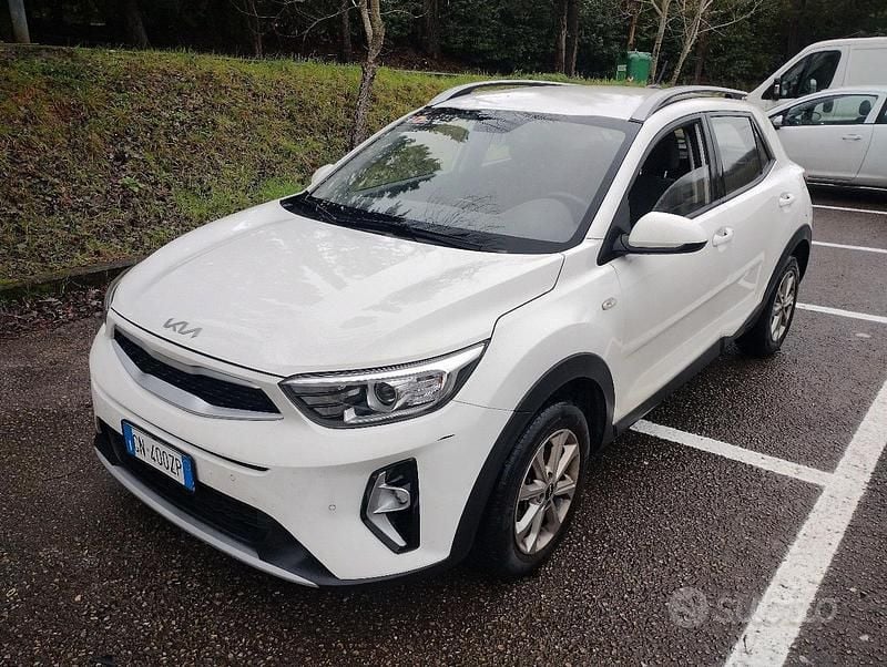 Usata Kia Stonic Urban 84 CV (61 kW) 2023 Bianco SUV