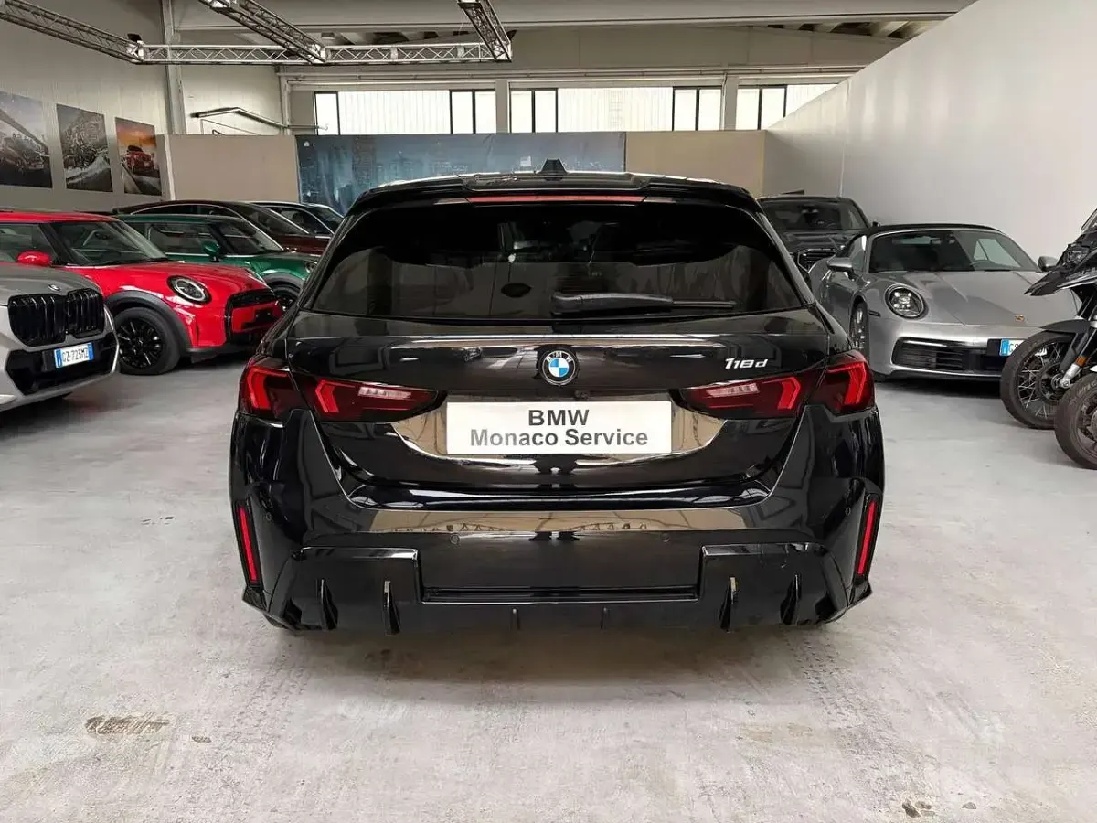 Usata BMW 118 M Sport 150 CV (110 kW) 2025 Blacksapphire metallic Utilitaria