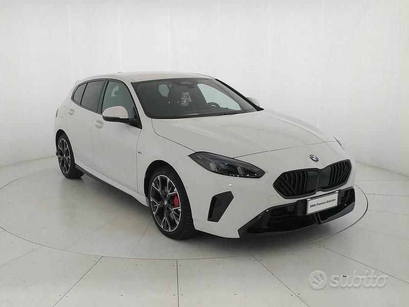 Usata BMW 118 Comfort Edition 150 CV (110 kW) 2024 Alpin white pastello Utilitaria