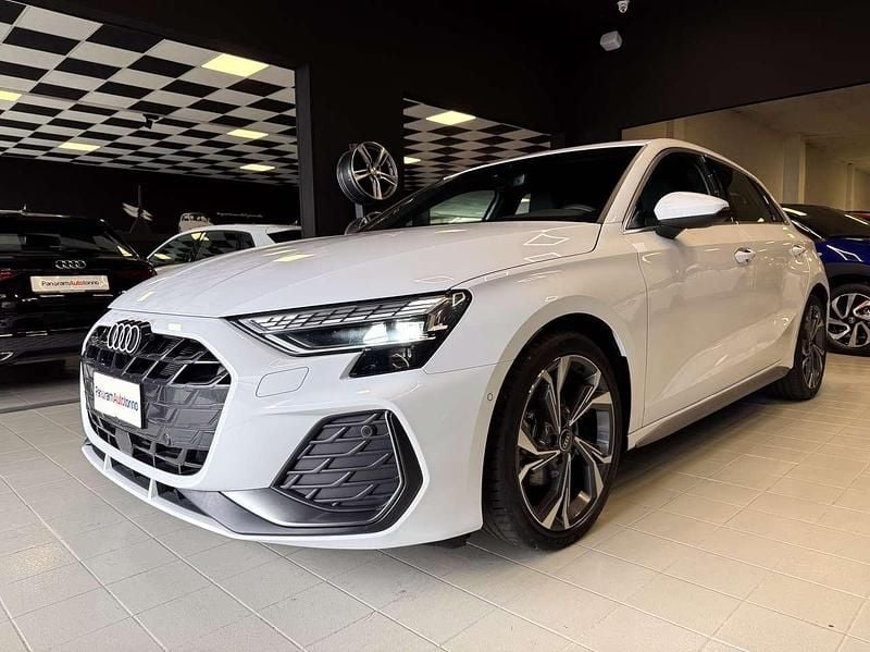 Usata Audi A3 S-Line 150 CV (110 kW) 2024 Bianco metallizzato Berlina