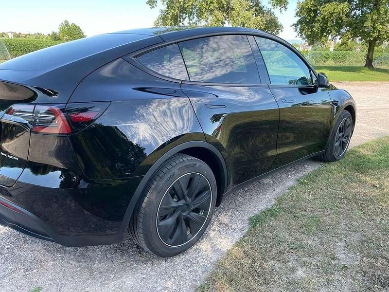Usata Tesla Model Y 152 kW (208 CV) 2022 Nero SUV