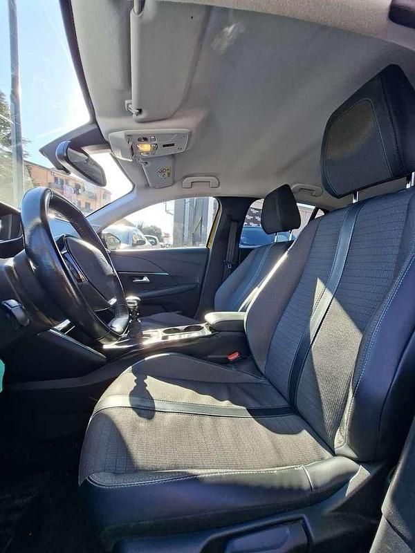 Usata Peugeot 208 Allure 101 CV (74 kW) 2021 Oro Utilitaria