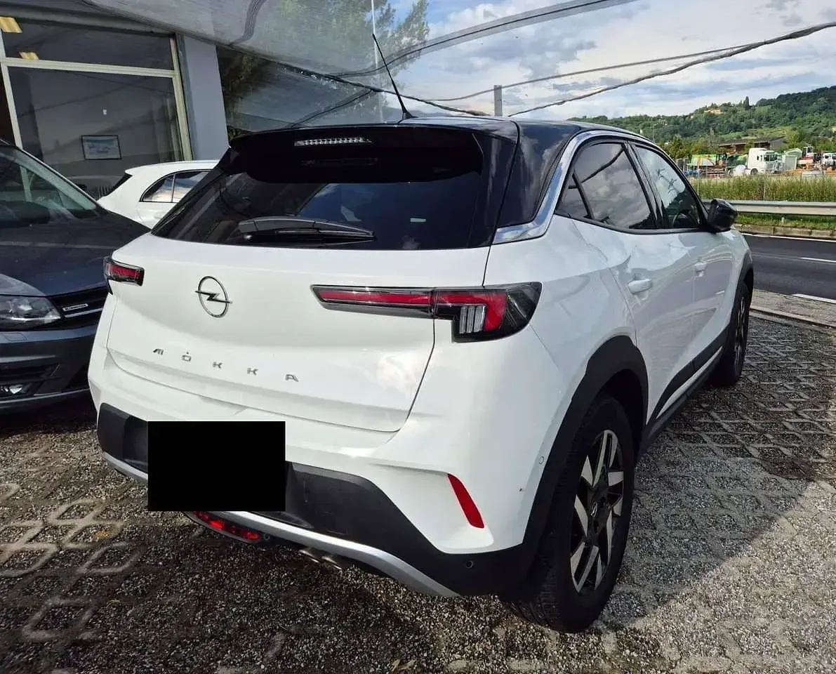Usata Opel Mokka Elegance 131 CV (96 kW) 2021 Tetto nero SUV