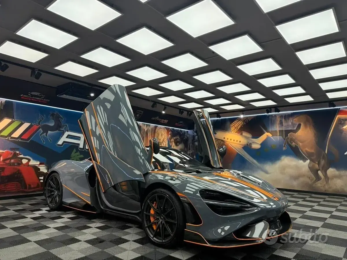 Usata McLaren 765LT 765 CV (562 kW) 2022 Grigio Cabrio