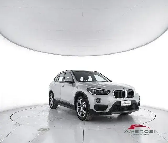 Usata BMW X1 149 CV (109 kW) 2018 Grigio SUV
