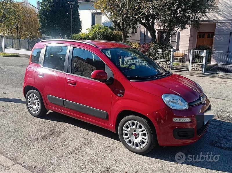 Usata Fiat Panda Lounge 69 CV (50 kW) 2015 Rosso Berlina