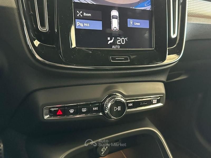 Usata Volvo XC40 R-Design 150 CV (110 kW) 2018 Nero SUV