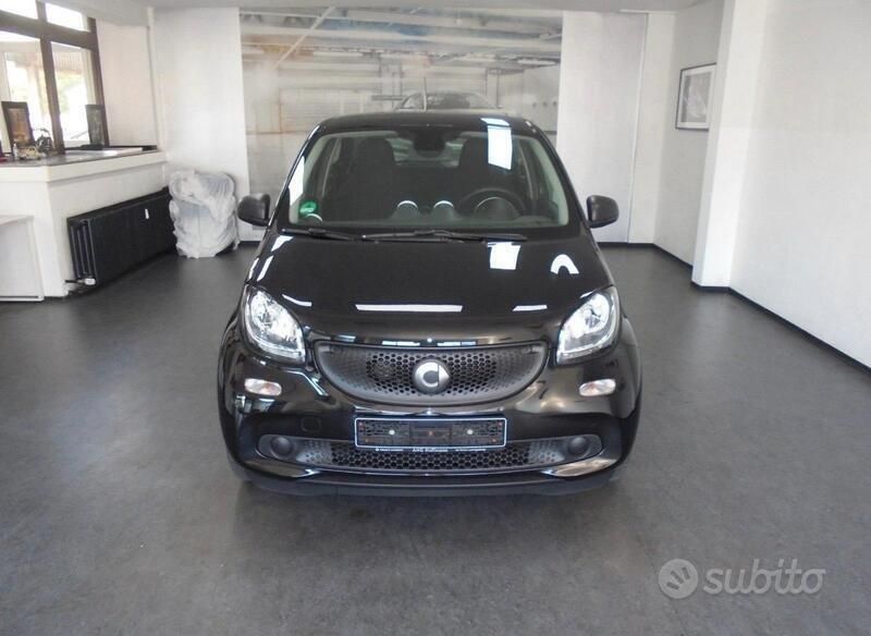 Nero Usata 2019 Smart ForFour Passion Tre volumi | 9000 € (Super prezzo) - Immagine 1/4