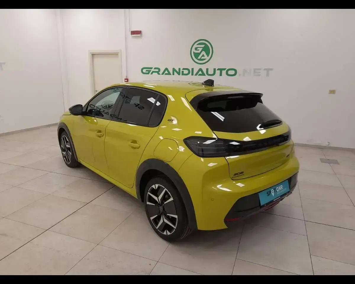 Usata Peugeot 208 GT 101 CV (74 kW) 2024 Giallo Utilitaria